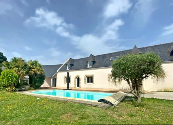 Maison à louer    6 pièces • 280 m2 Ploemeur