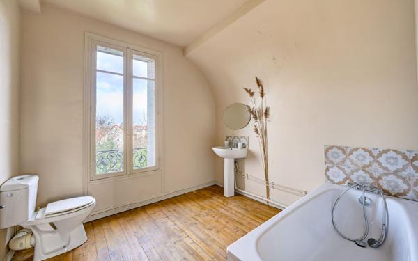 Maison à vendre    7 pièces • 152,66 m2 Crosne