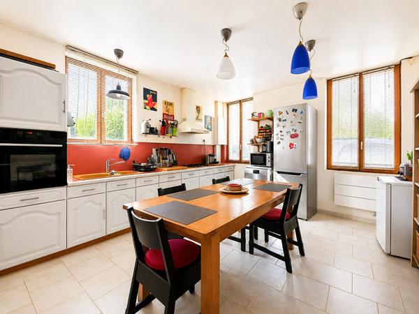 Oinville-sur-montcient - Maison 6 pièce(s) - 142 m²