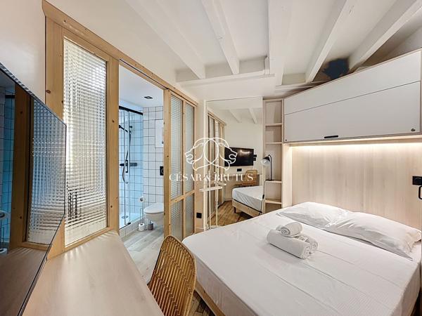 PUVIS DE CHAVANNE – CHAMBRE RENOVEE PAR ARCHITECTE