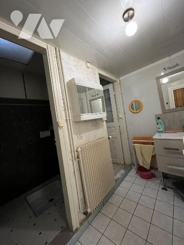 SAINT-OUEN - EXCLUSIVITE - MAISON DE VILLAGE EN RETRAIT DE RUE - GARAGE - JARDIN 800 m²