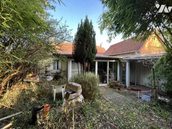 SAINT-OUEN - EXCLUSIVITE - MAISON DE VILLAGE EN RETRAIT DE RUE - GARAGE - JARDIN 800 m²