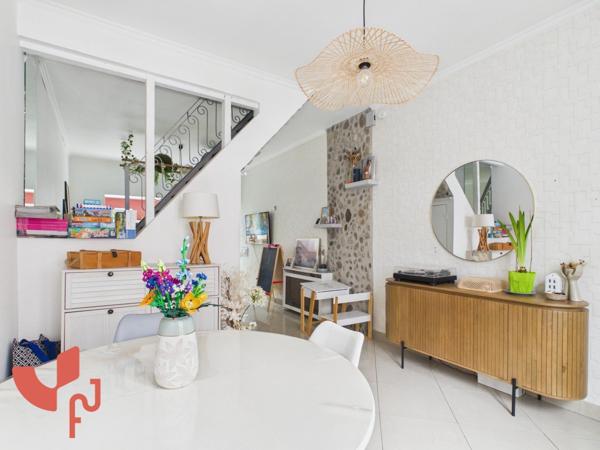 Maison 5 pièces avec extérieur