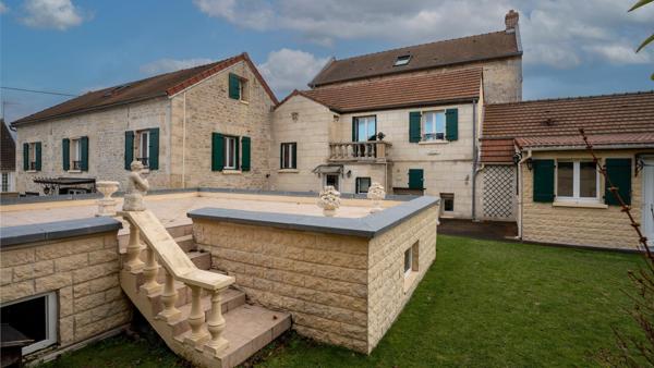 Jolie maison en pierre de taille