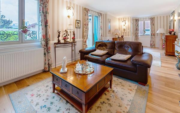 Jolie maison en pierre de taille