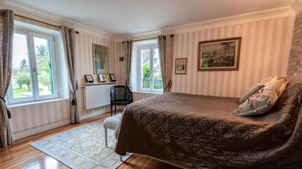 Jolie maison en pierre de taille