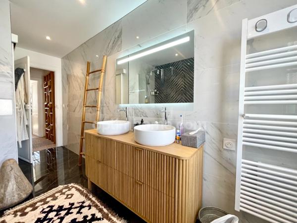 MAISON 7 PIÈCES 185 M2 GARAGE AIGUES MORTES