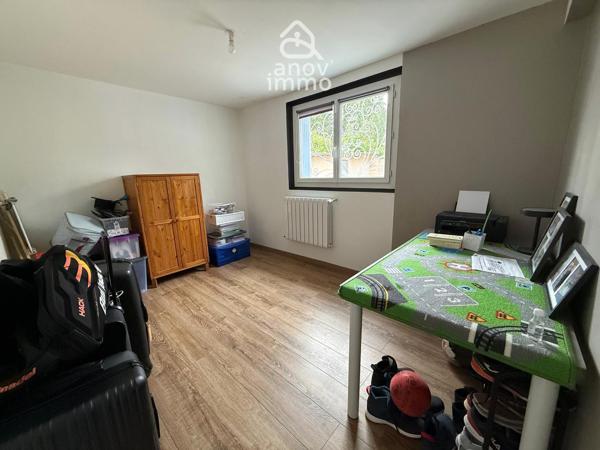 Maison
                                                                                                                                                                                                                                                                                                                        6 pièce(s)                                                                                                                                                                                                          3 chambre(s)                                                                                                                                                                                                          125  m²