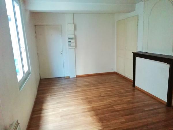 Immeuble
                                                                                                                                                
                                                                                                                                                
                                                                                                                                                
                                                    
                                                                                                                                                                                                                                                                                                                        265  m²