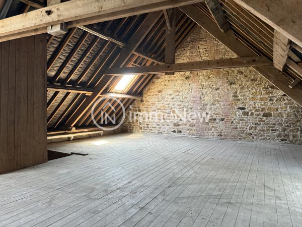 GENÊTS – Charmante Maison de Bourg en Pierres avec Garage de 90 m²
