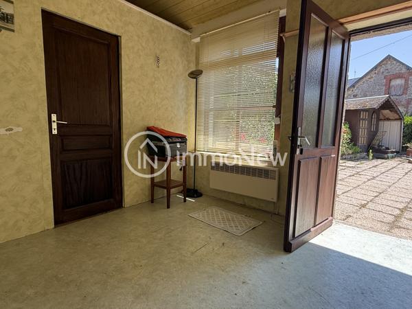 GENÊTS – Charmante Maison de Bourg en Pierres avec Garage de 90 m²