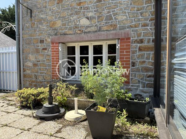 GENÊTS – Charmante Maison de Bourg en Pierres avec Garage de 90 m²