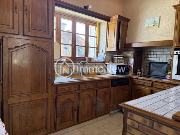GENÊTS – Charmante Maison de Bourg en Pierres avec Garage de 90 m²