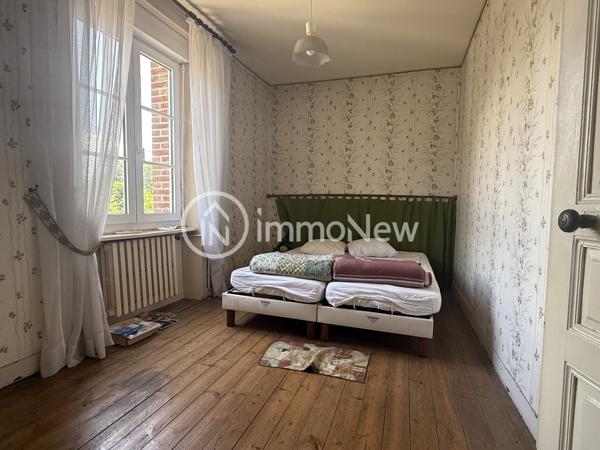 GENÊTS – Charmante Maison de Bourg en Pierres avec Garage de 90 m²