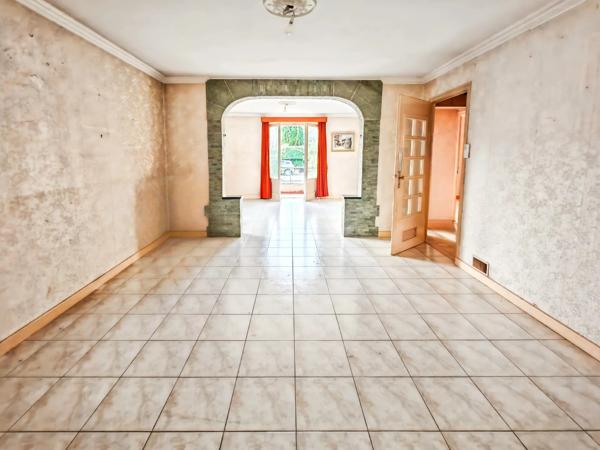 Maison 7 pièces – Environ 180 m² habitables + sous-sol – Quartier résidentiel Gaillard – Fort potentiel !