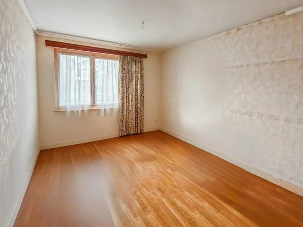 Maison 7 pièces – Environ 180 m² habitables + sous-sol – Quartier résidentiel Gaillard – Fort potentiel !