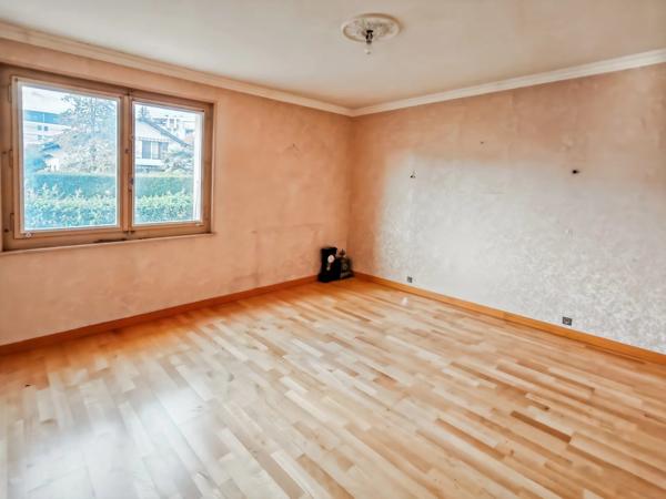 Maison 7 pièces – Environ 180 m² habitables + sous-sol – Quartier résidentiel Gaillard – Fort potentiel !