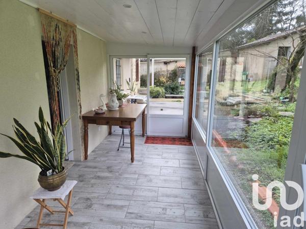 Maison de ville 3 pièces de 73 m² à Civray (86400)