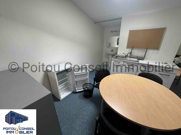 BUREAUX CENTRE VILLE NIORT 110m2 2eme ETAGE SANS ASCENSEUR