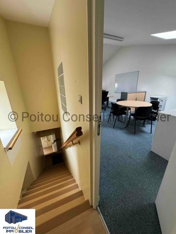 BUREAUX CENTRE VILLE NIORT 110m2 2eme ETAGE SANS ASCENSEUR