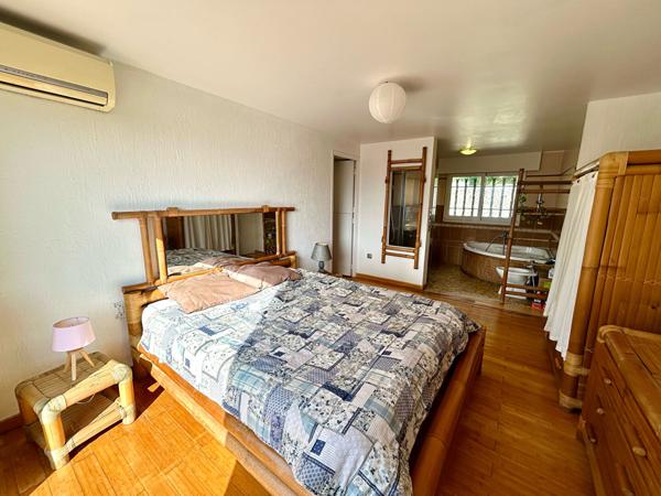 Villa Provençale à Nice - Vue Mer, Ville et Montagnes, Jardin, Jacuzzi & Garage XXL - Maison, Appartement et Studio - 8 Pièces, 216,90 m