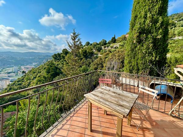 Villa Provençale à Nice - Vue Mer, Ville et Montagnes, Jardin, Jacuzzi & Garage XXL - Maison, Appartement et Studio - 8 Pièces, 216,90 m