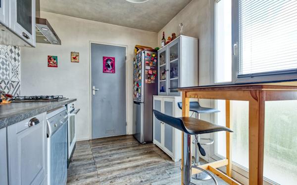 Appartement à vendre    4 pièces • 76,56 m2 Pessac