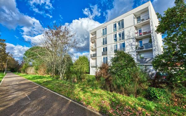 Appartement à vendre    4 pièces • 76,56 m2 Pessac