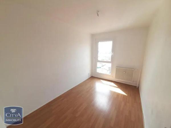 Appartement à louer 4 pièces 75.16m²