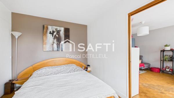 GARCHES – Centre-Ville appartement 4 pièces 84m2 – Terrasse en rez de jardin 46m2