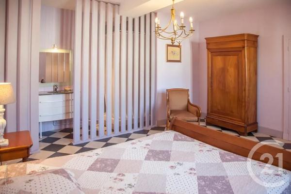Maison à vendre  8 pièces - 332,30 m 2   MONTPON MENESTEROL  - 24