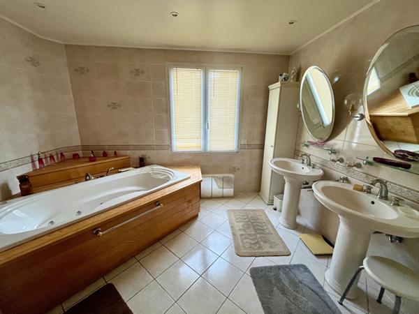 LA FERTE SOUS JOUARRE - APPARTEMENT 4 chambres avec terrasse et garage