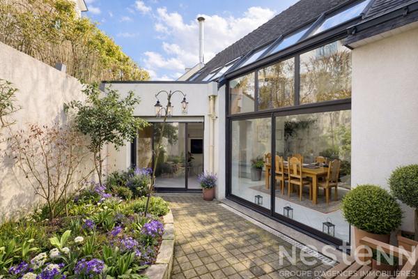 Maison de 185 m² à Saint-Goustan avec trois garages