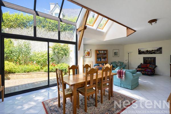 Maison de 185 m² à Saint-Goustan avec trois garages