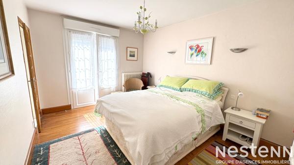 Maison de 185 m² à Saint-Goustan avec trois garages