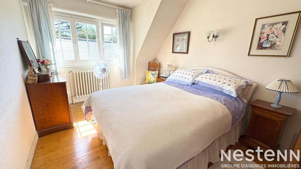 Maison de 185 m² à Saint-Goustan avec trois garages