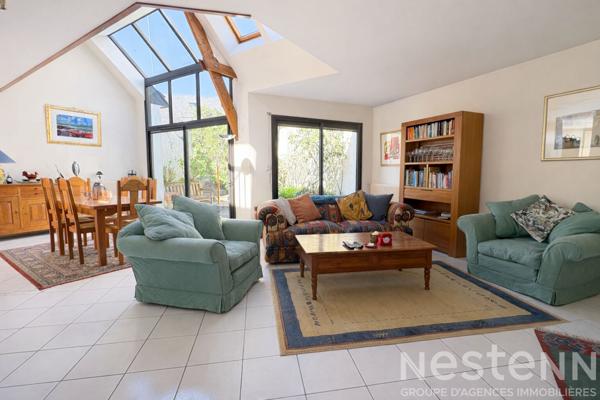 Maison de 185 m² à Saint-Goustan avec trois garages