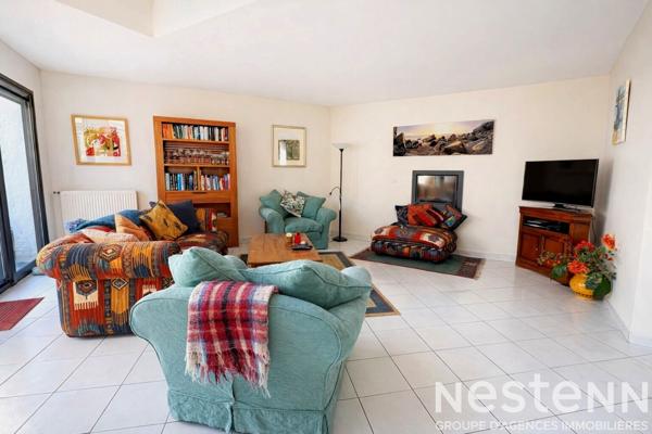 Maison de 185 m² à Saint-Goustan avec trois garages