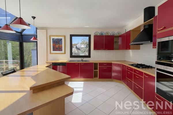 Maison de 185 m² à Saint-Goustan avec trois garages