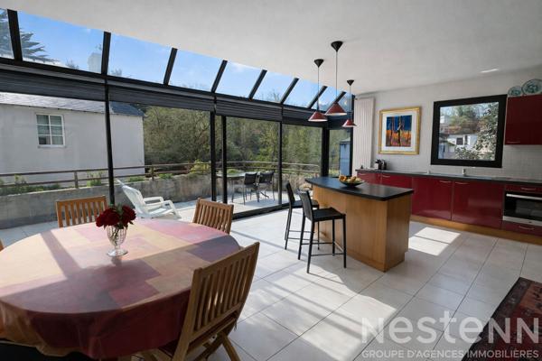 Maison de 185 m² à Saint-Goustan avec trois garages