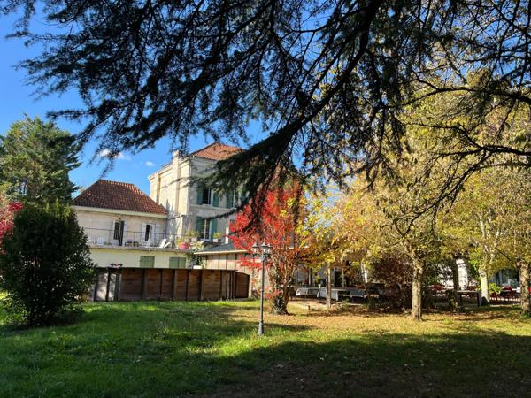 Vente des murs d’un immeuble exploité en hôtel-restaurant Saint-Aigulin (17360)