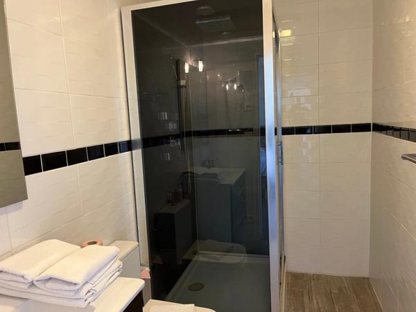 Vente des murs d’un immeuble exploité en hôtel-restaurant Saint-Aigulin (17360)