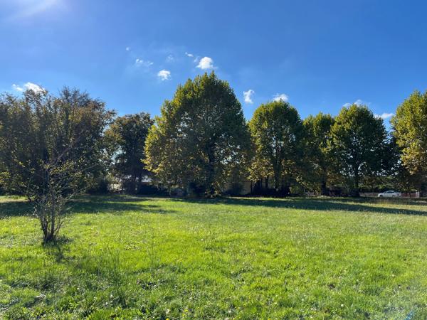 Vente des murs d’un immeuble exploité en hôtel-restaurant Saint-Aigulin (17360)