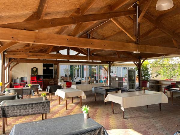 Vente des murs d’un immeuble exploité en hôtel-restaurant Saint-Aigulin (17360)