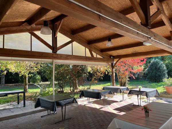 Vente des murs d’un immeuble exploité en hôtel-restaurant Saint-Aigulin (17360)