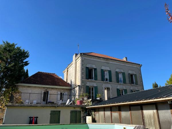 Vente des murs d’un immeuble exploité en hôtel-restaurant Saint-Aigulin (17360)