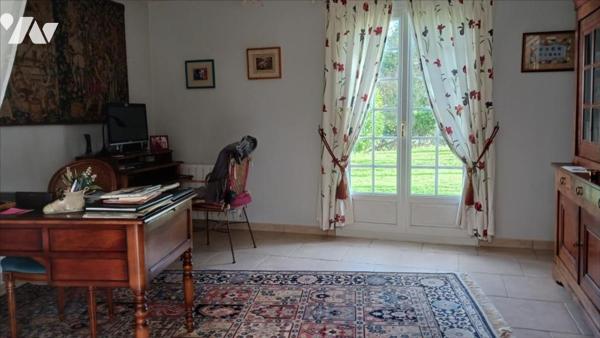 Beaux volumes pour ce pavillon au calme et sans vis à vis