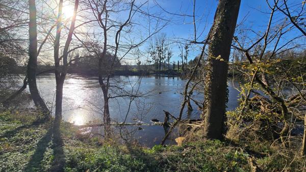 TERRAIN BORD DE VIENNE
