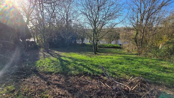 TERRAIN BORD DE VIENNE