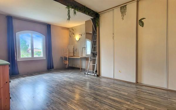 Maison à vendre    5 pièces • 167 m2 Roussillon